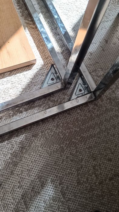 Mesa de sala quadrada