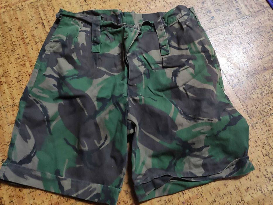 Camuflado (calção e camisa manga curta) do Exército para climas quentes