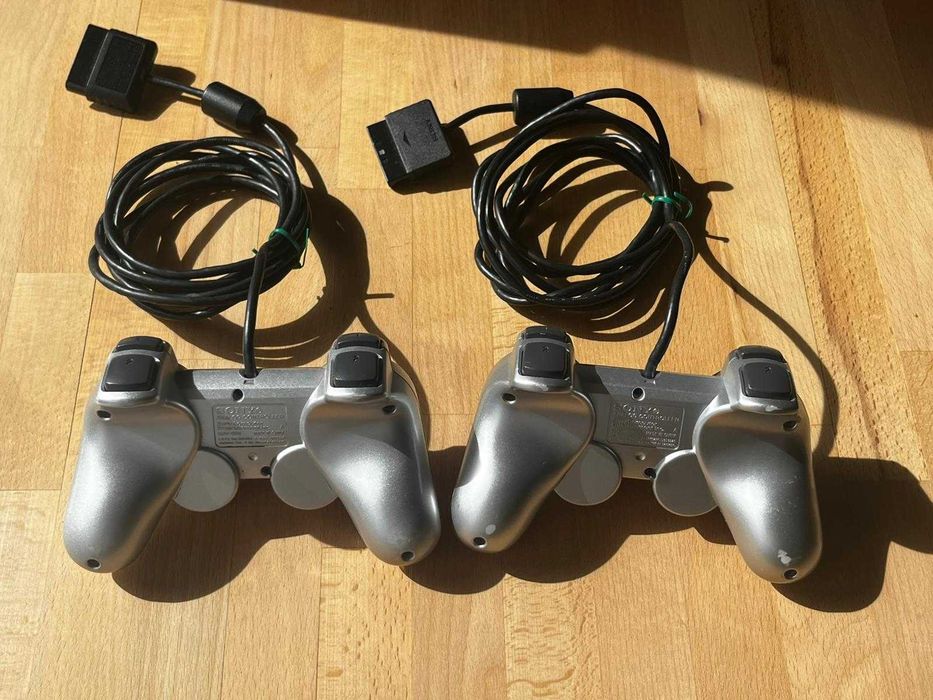 Playstation 2 - Satin Silver - 2 Comandos