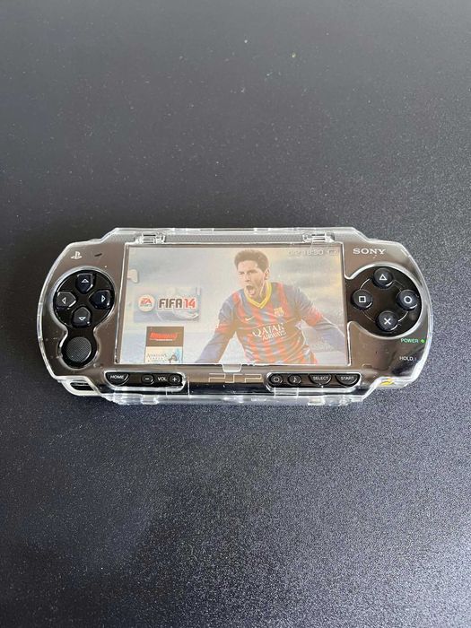 Sony PlayStation Portable 1000 Preta com 100+ Jogos