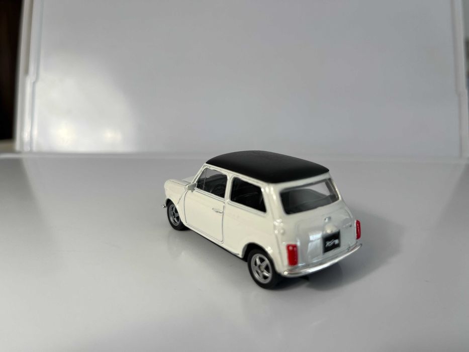 Innocenti Mini Cooper 1300   Welly -  esc.aprox.1/40