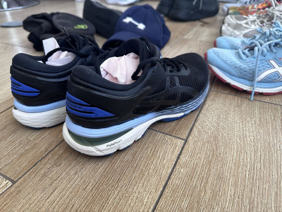 Кросівки унісекс ASICS GEL-Kayano 25 розмір 41