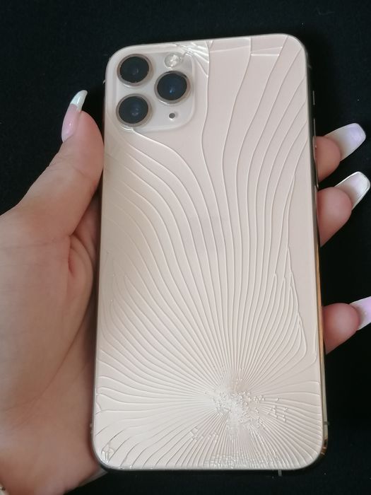 Iphone 11 Pro com Traseira Danificada