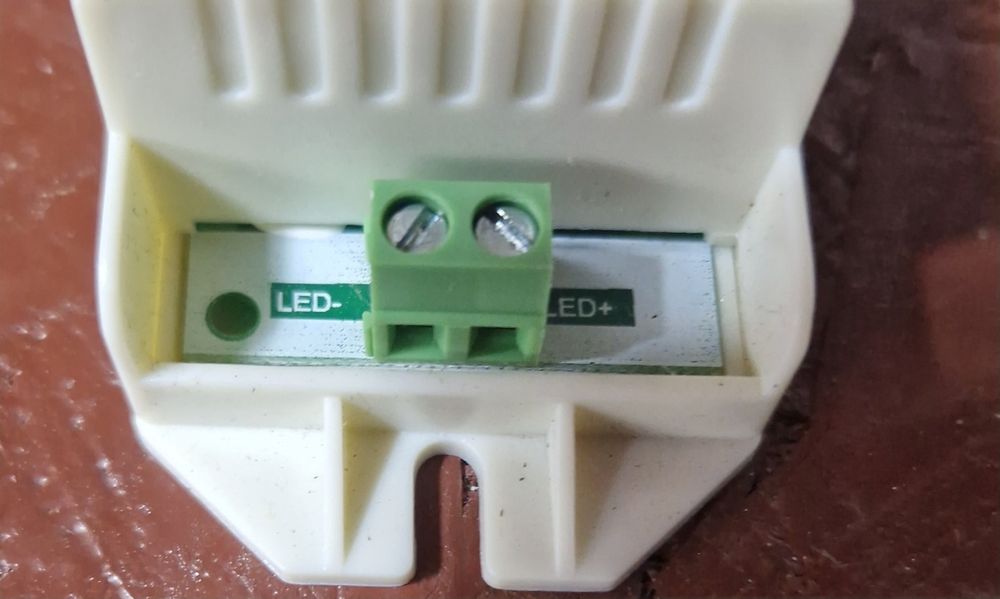 Led Driver 700mA DC27-40V AC 100-240V Kod A01/10