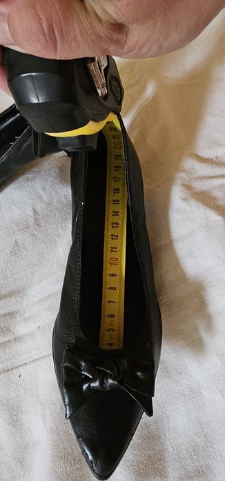 Czarne czółenka na niskim obcasie rozmiar 37