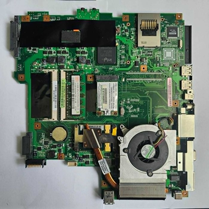 Płyty główne do laptopów - sprawne