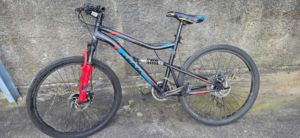 Vendo Bicicleta BTT B’Twin Rockrider 26”