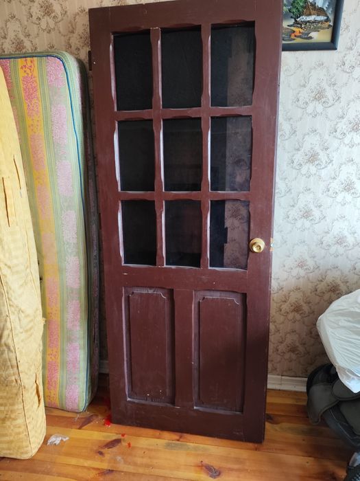 Продам двері дерев'яні.