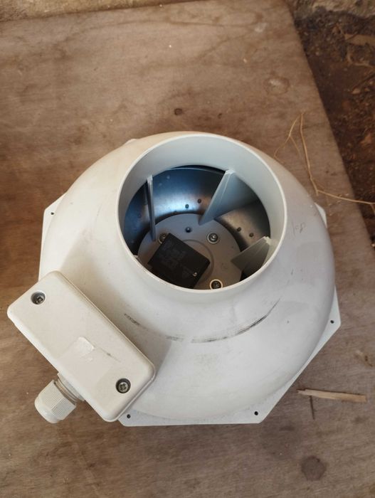 Vários Extratores ventiladores