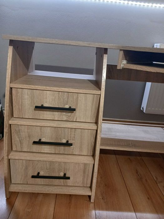 Sprzedam biurko  rogowe