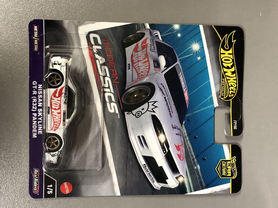 Машинка Hot Wheels - Nissan Skyline GT-R R32 Pandem
