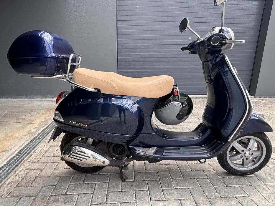 Vespa lx 125.