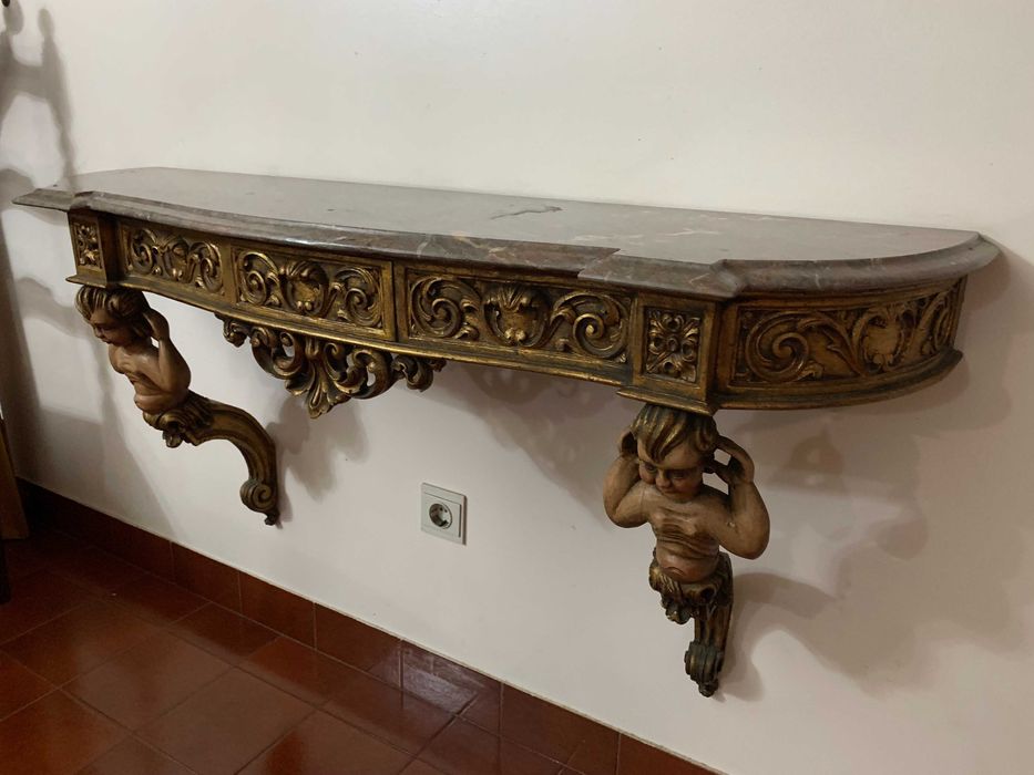 CREDÊNCIA CLÁSSICA DE PAREDE COM TAMPO EM PEDRA