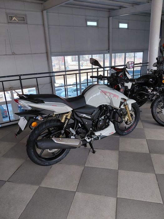 Мотоцикл TVS APACHE RTR 180
