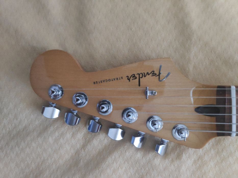 Fender stratocaster opal spark garantia