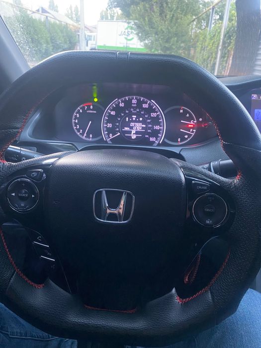 Продам Хонда акорд 9