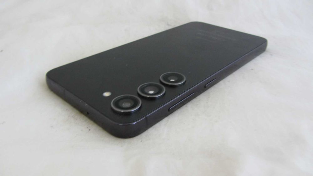 Samsung Galaxy S23 (SM-S911B/DS) 8/128GB Black Live Demo Unit