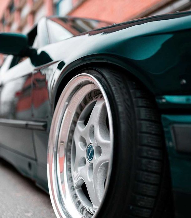 Felony BMW 3 E36 SEDAN 6 elementów Wycięcia na Klamki podkład