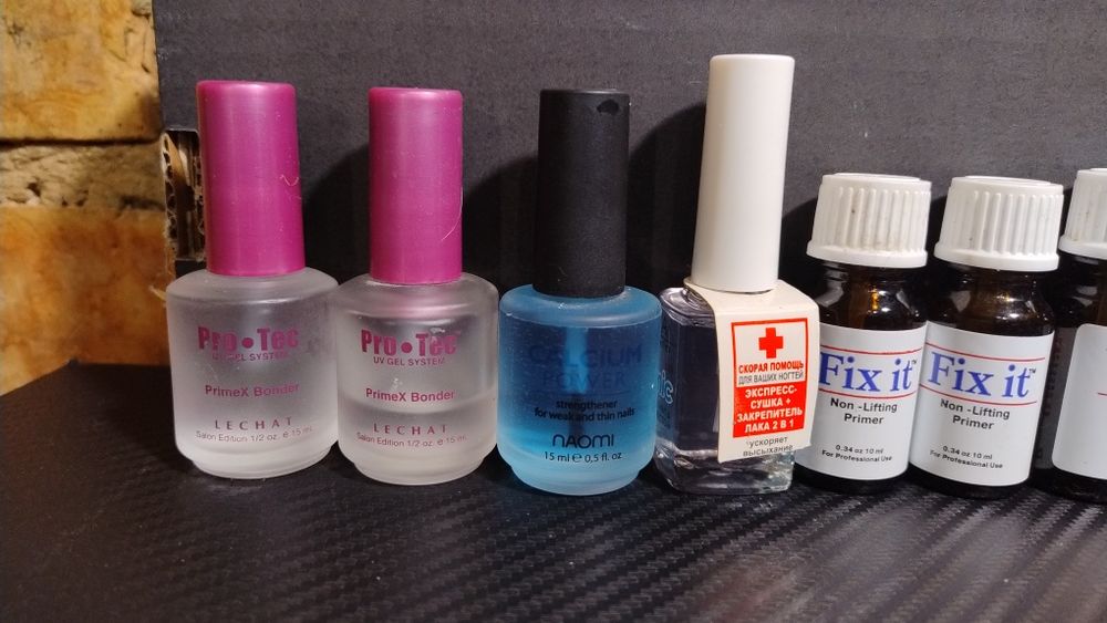Гель-лаки и аксессуары для маникюра. Остатки