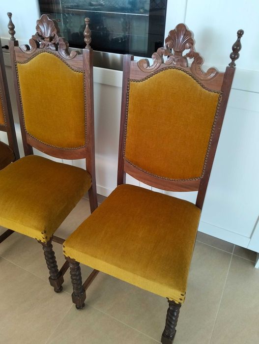 4 cadeiras antigas muito bom estado