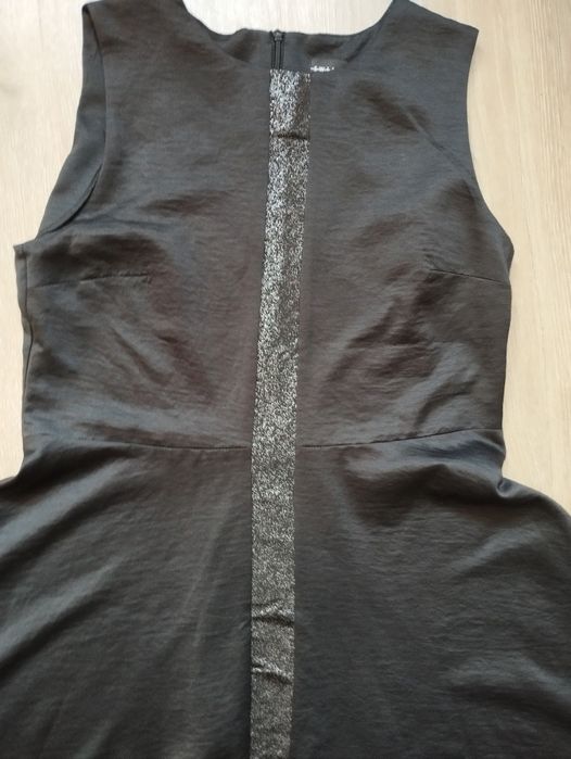 Piękna mała czarna