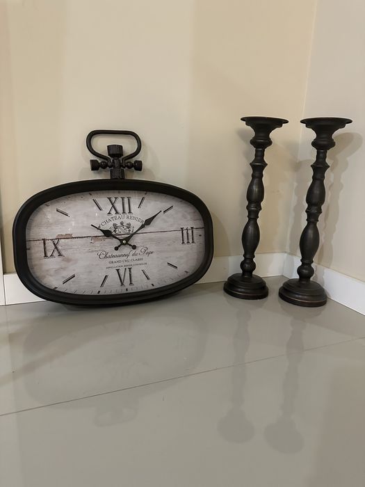 Conjunto relogio e casticais