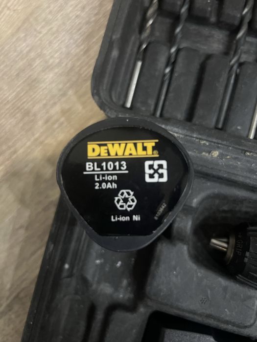 Шруповерт De Walt DCD771