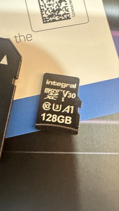 Dash Cam GKU D600 + Cartão Memoria 128Gb
