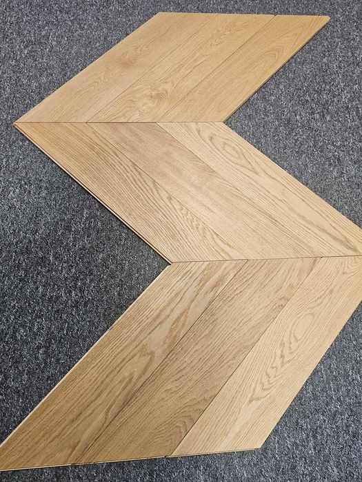 Jodełka francuska dąb 14x140x600 olej uv, faza, szczotka, klasa bezsęczna