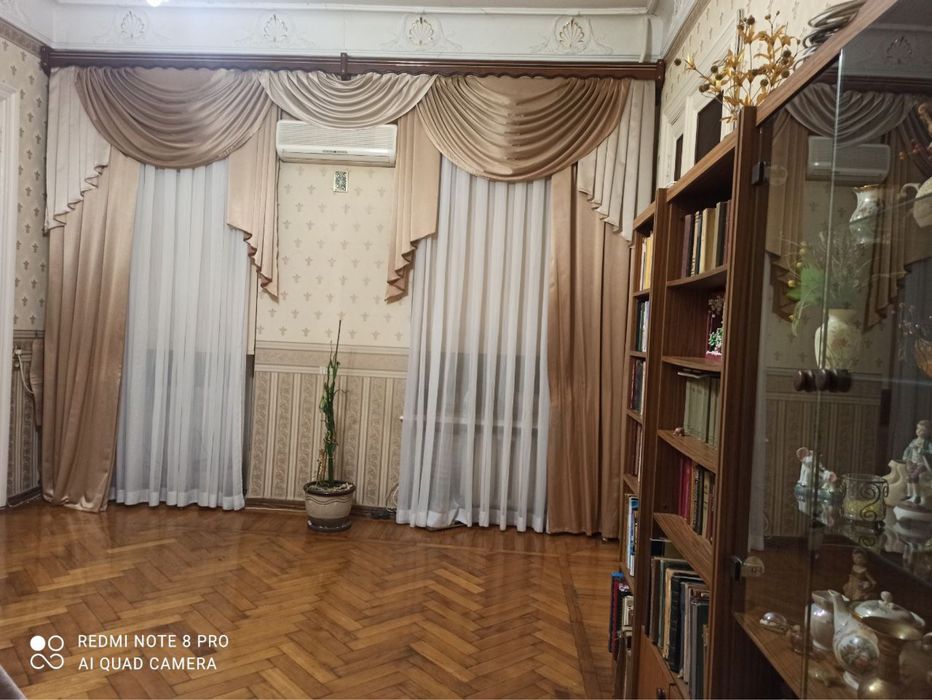 Продам 4 рьох кімнатну квартиру в центрі