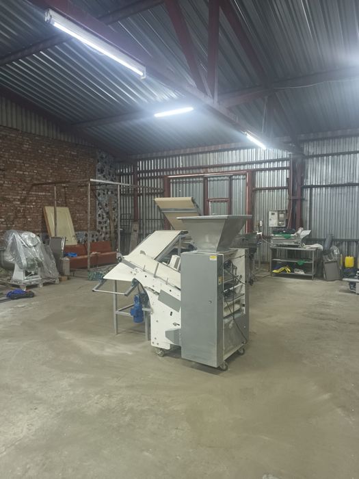 В НАЯВНОСТІ лінія для лаваша