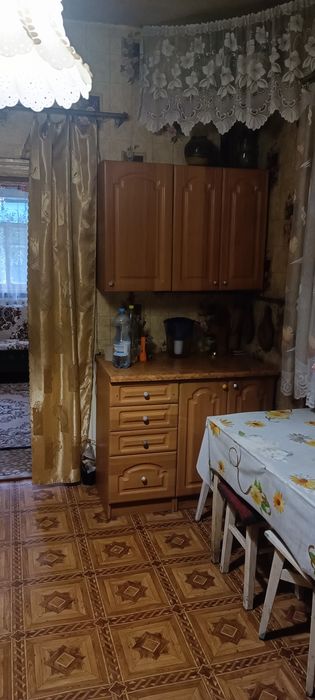 Продаж  будинку в селі.
