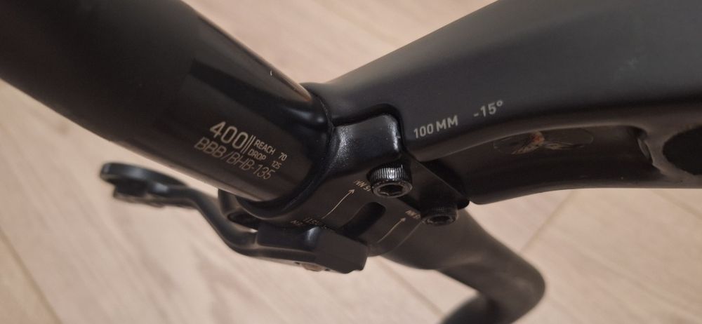 Guiador, avanço e suporte gps