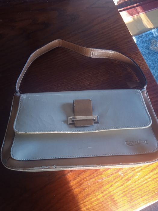 Сумочка женская на плечоо