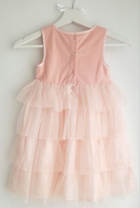 Sukienka z falbankam