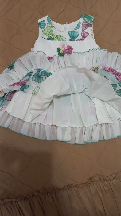 Красива сукня на дівчинку