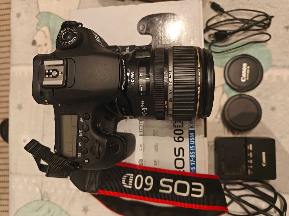 Canon EOS 60D + obiektyw 17-85 mm + dodatkowa torba
