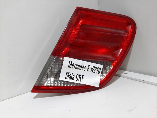 Farolim da mala direito MERCEDES-BENZ Classe E (W210)
