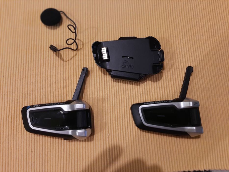 Мотогарнитура Cardo Scala Rider PackTalk Bold.