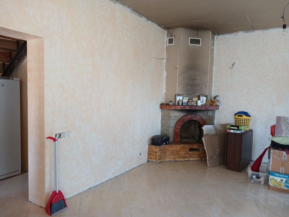 Будинок з незавершеним ремонтом 178м.кв. з гаражем