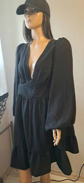 Czarna sukienka marszczona plus size