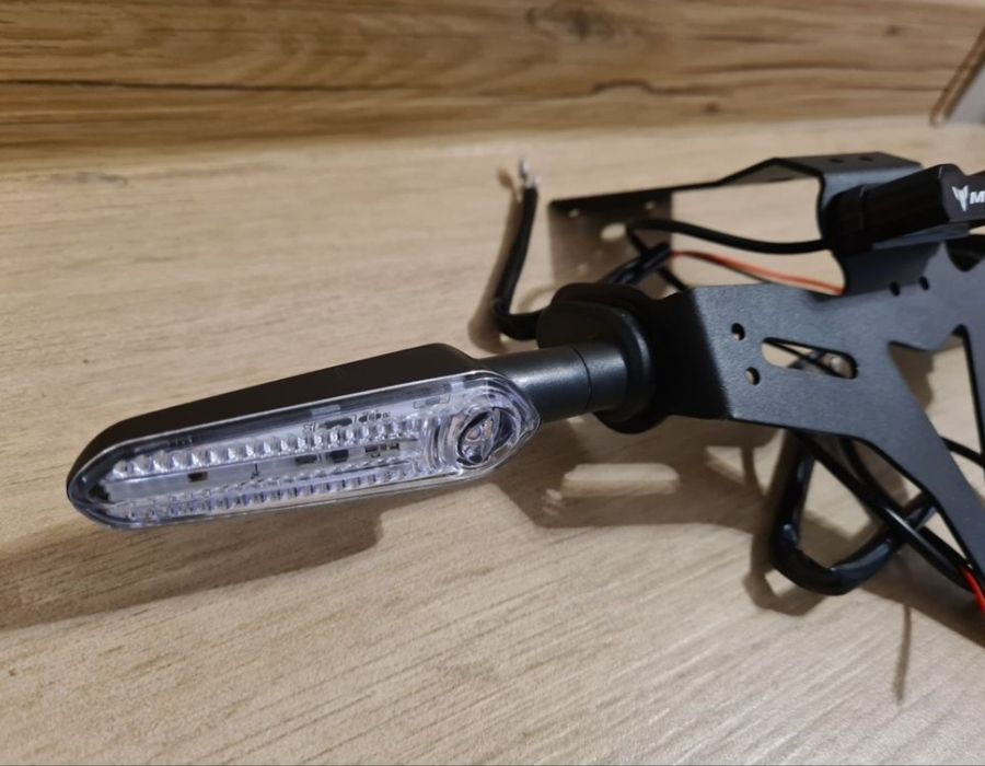 Krótkie mocowanie tablicy Yamaha mt 07 fz 2013 -2023 + kierunkowskazy
