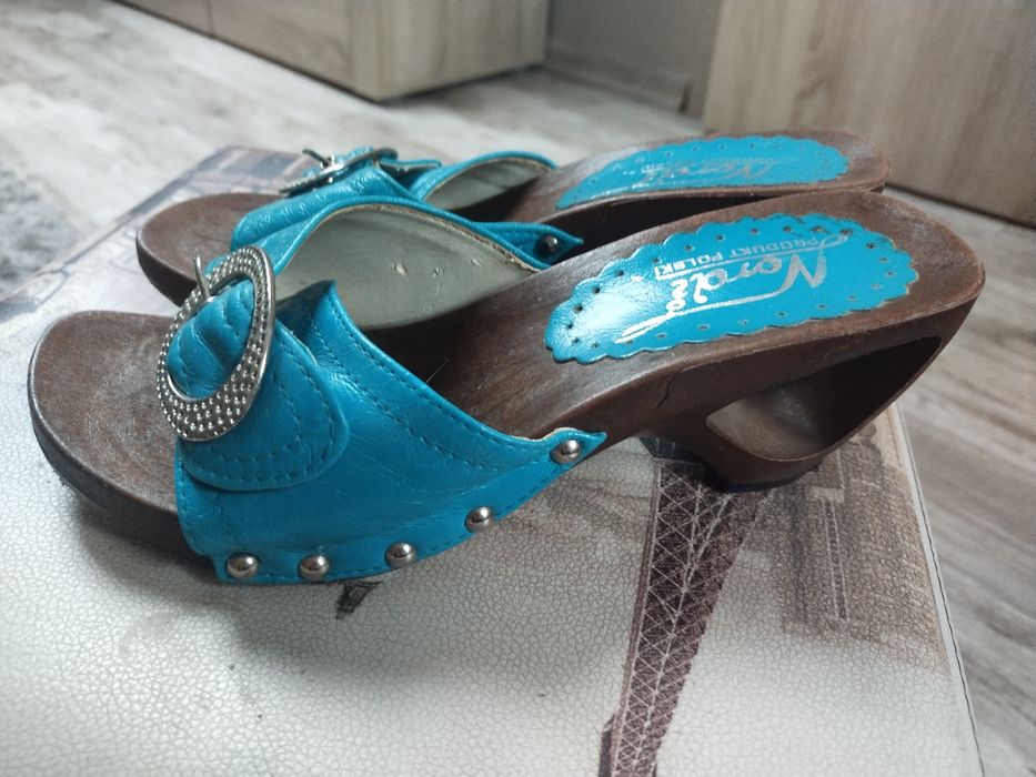 Buty drewniane na obcasie 36