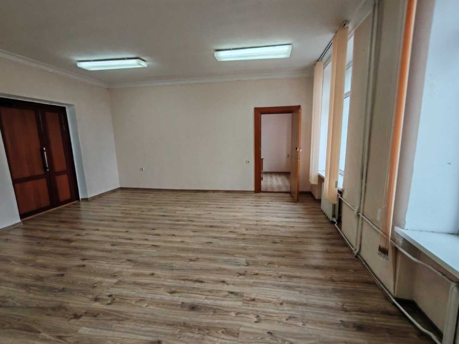 Оренда офісних приміщень Центр (3725)