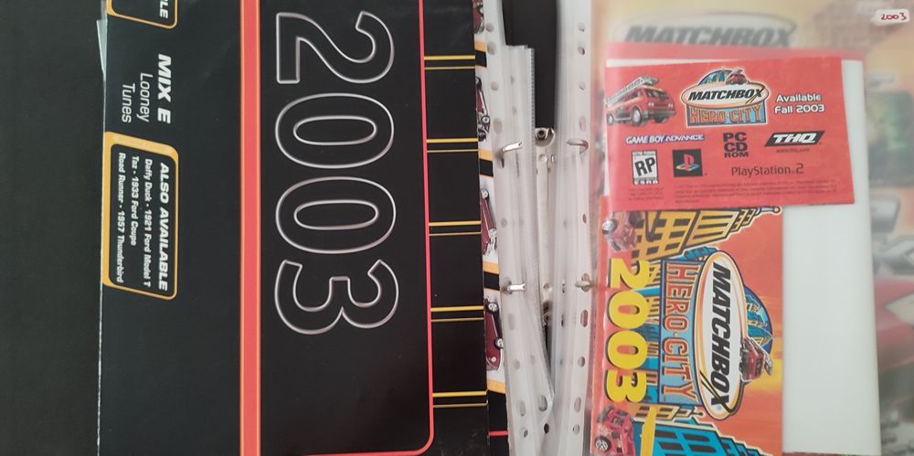 Lote catálogos/posters Matchbox de 2001 a 2010