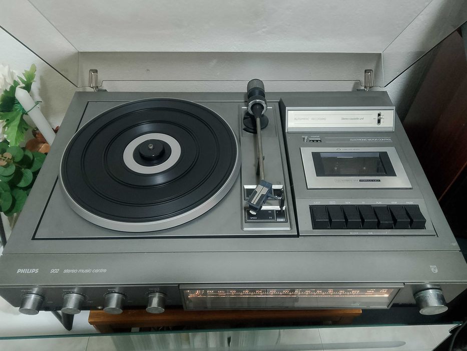 Gira discos vinyl  ...k7 e radio