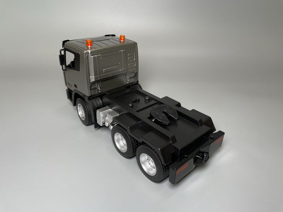 Радиоуправляемая машинка на радиоуправлении на радіокеруванні грузовик