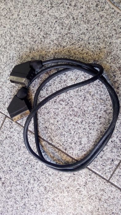 Diversos cabos para pcs, tv , telefone e outros