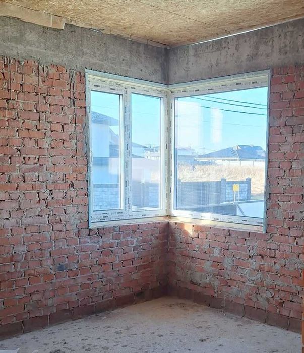 Котедж 165 кв. м з гаражем та ділянкою 4,8 соток