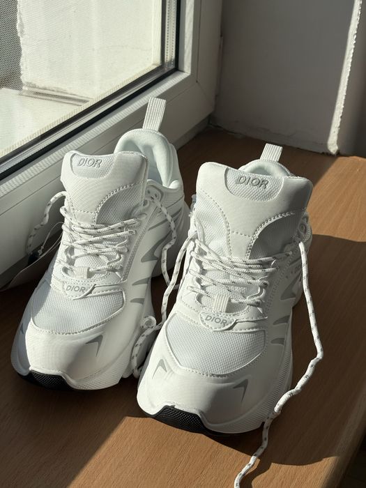 Buty Dior b44 nowe nieużywane białe
